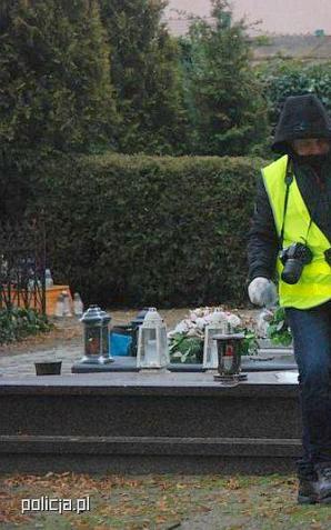 Zdemolowali kilkadziesiąt grobów w Ostrowie Wielkopolskim! Wpadli w ręce policji